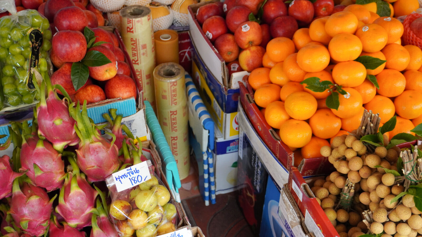 Bancarella di frutta al Mercato dei Fiori 