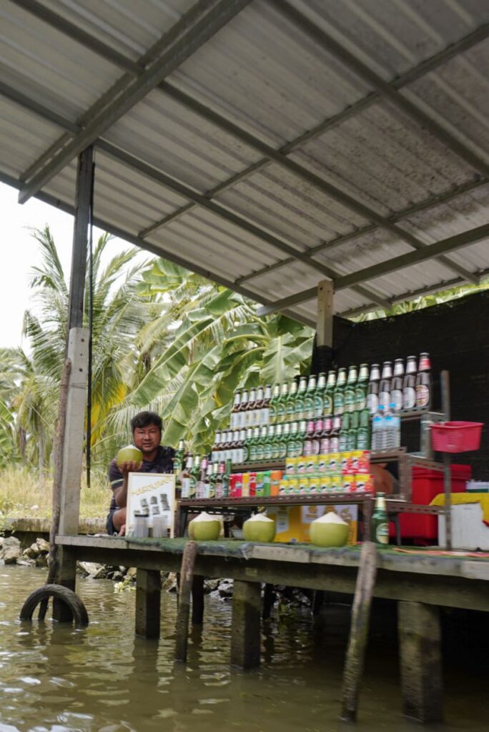 Damnoen Saduak Floating Market