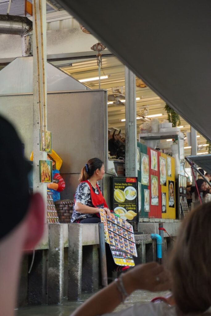 Damnoen Saduak Floating Market