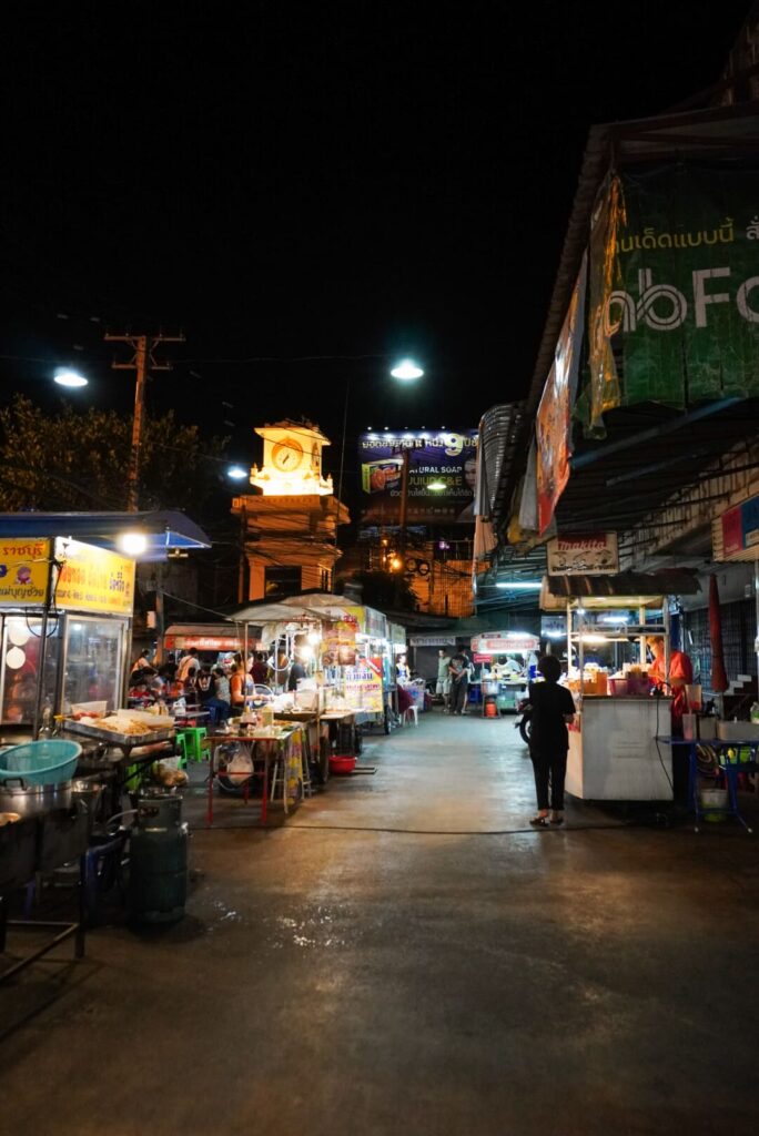 mini guida per visitare Kanchanaburi: il Night Market