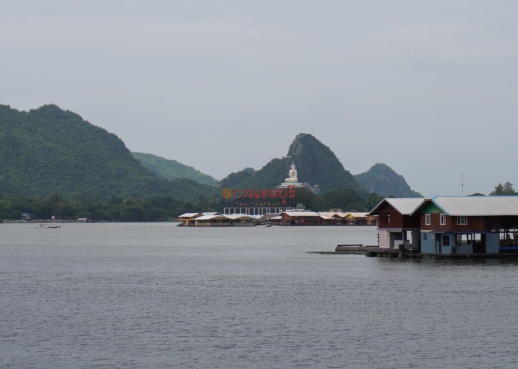 11 luoghi da non perdere a Kanchanaburi: lungofiume 