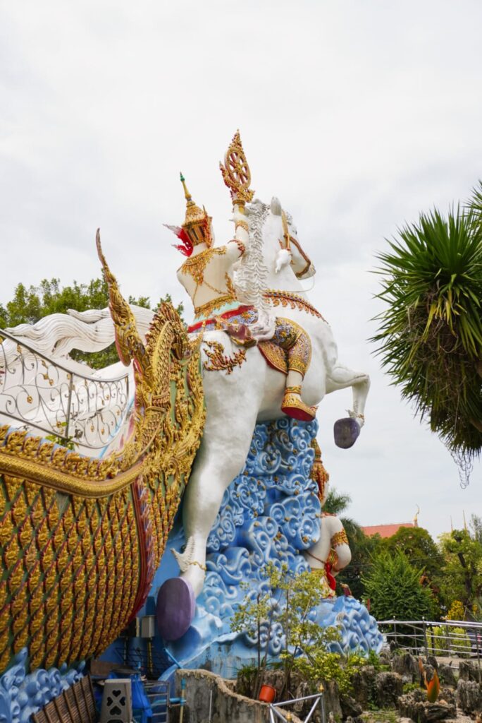 11 luoghi da vedere a Kanchanaburi: il Wat Chaichumphon Chana Songkhram