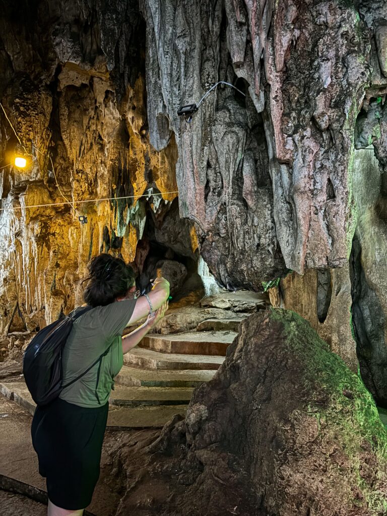  Wat Tham Khao Pun