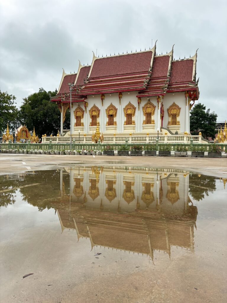 Mini guida per visitare Sukhothai: Cosa vedere  - Wat Ratcha Thani